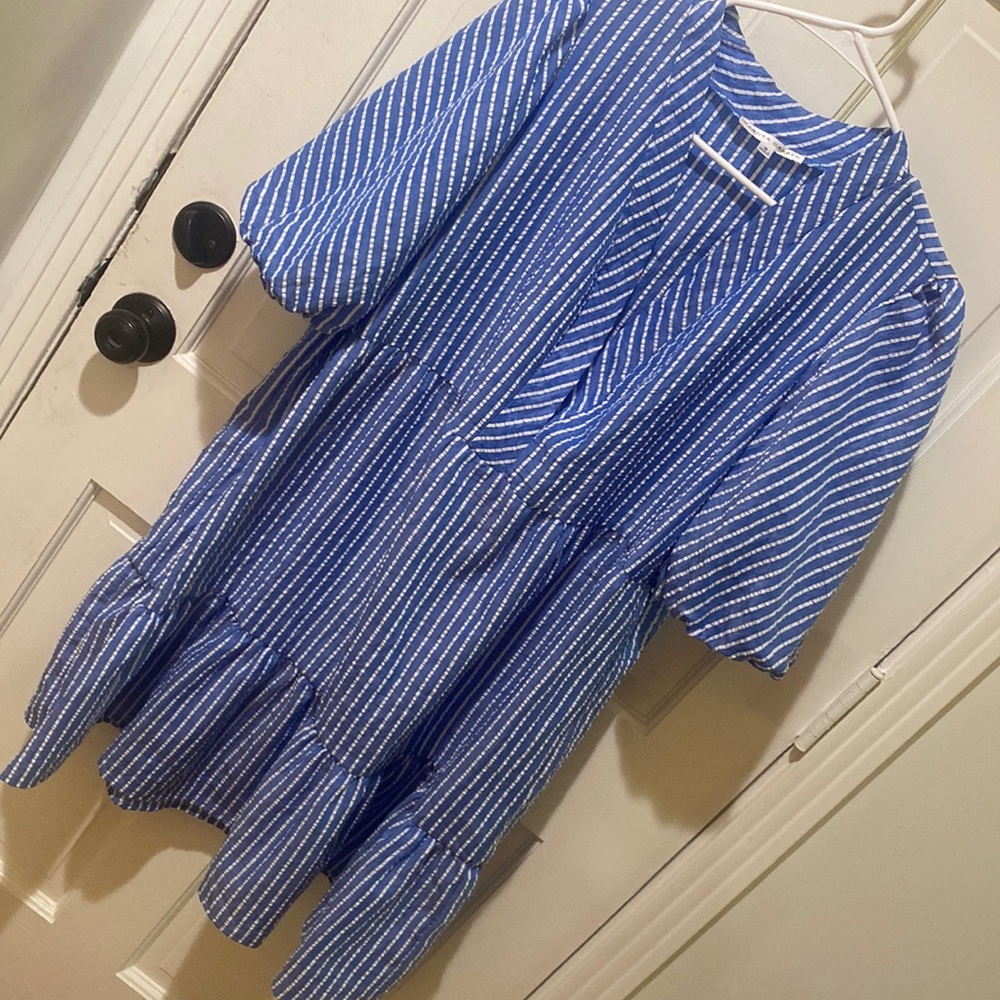 Blue & White seersucker dress / excellent condition- worn 3-4 times